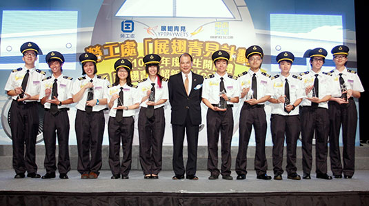 Mr Matthew CHEUNG (SLW) and the 10 Pilots. The latter looked smart and confident in uniform!