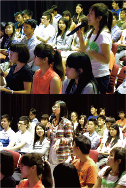 The solar ambassadors raised questions actively to acquire more inspirations from Mr. Chan.